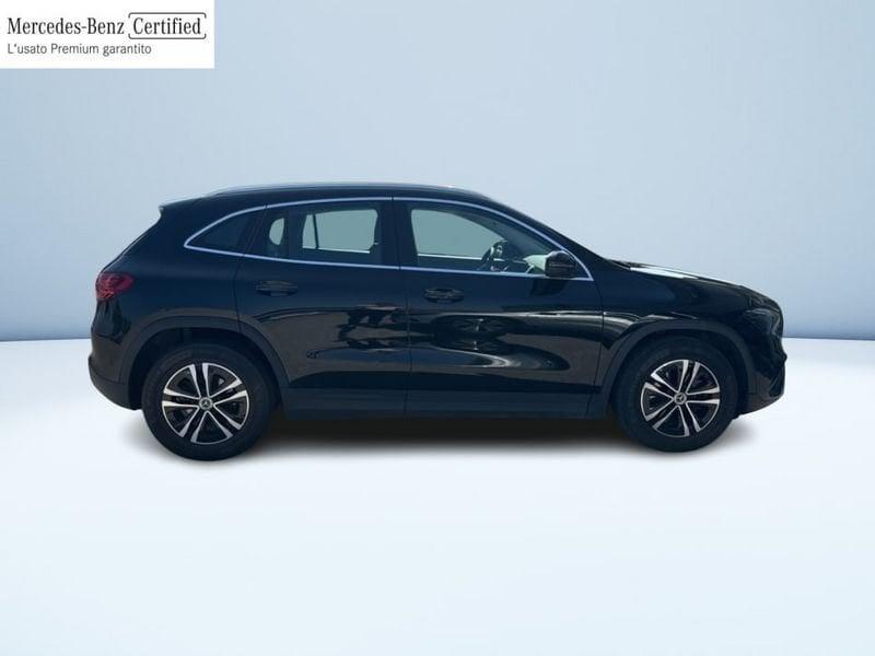Mercedes-Benz GLA 180 D ADVANCED AUTO