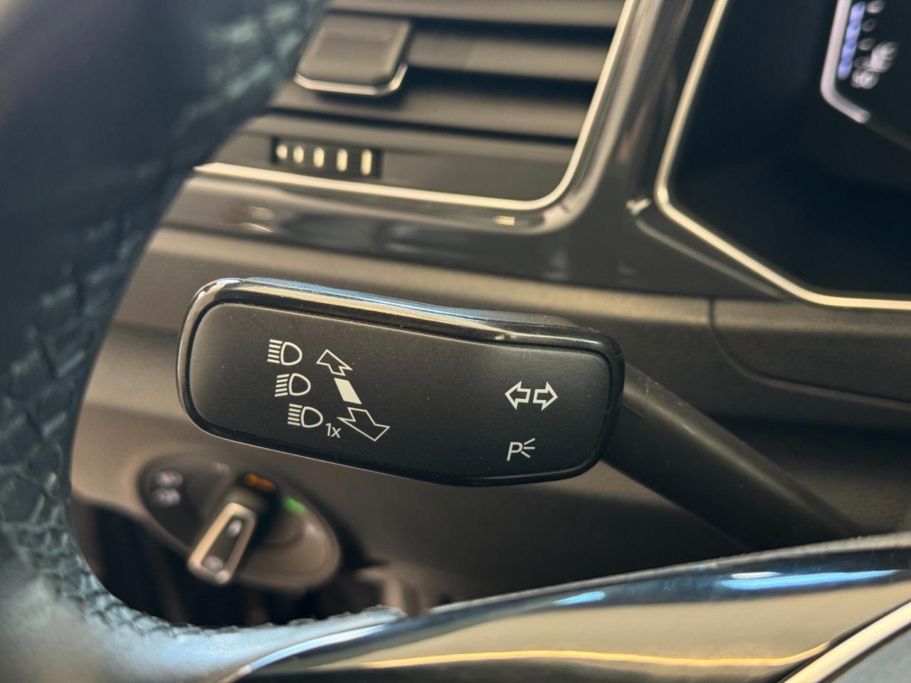 VOLKSWAGEN T-ROC 2.0cc 150CV TDI DSG 4MOTION