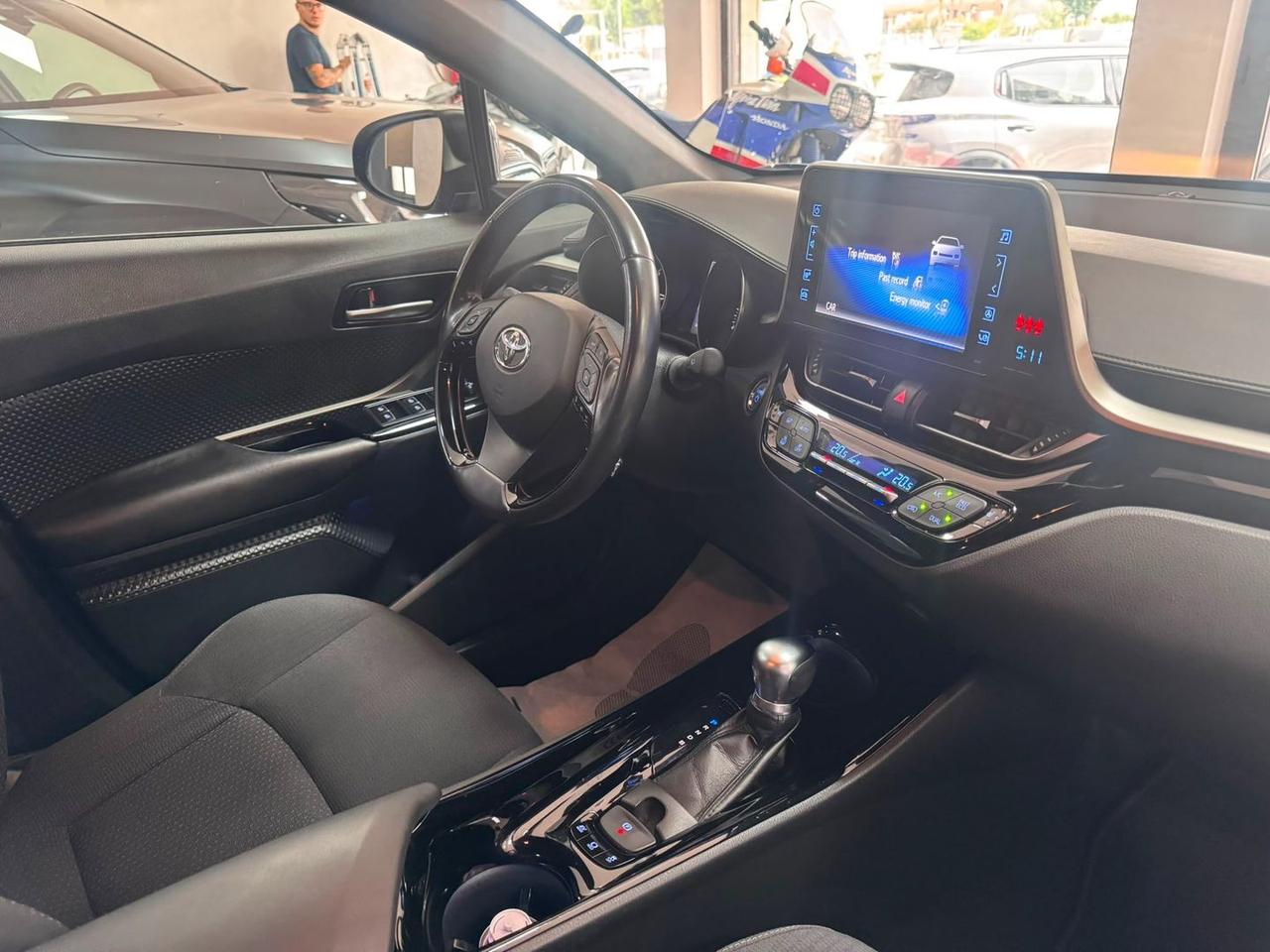 Toyota C-HR Lounge 1.8 HEV #11746