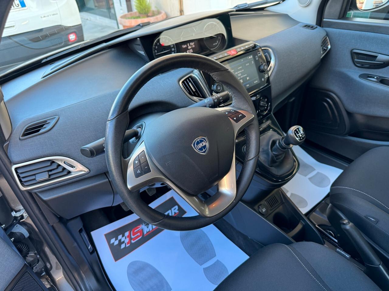 Noleggio Giornaliero Lancia Ypsilon 1.0 FireFly 5 porte S&S Hybrid Gold