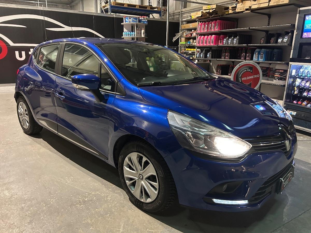 RENAULT - Clio - dCi 8V 90CV 5p. Moschino Intens