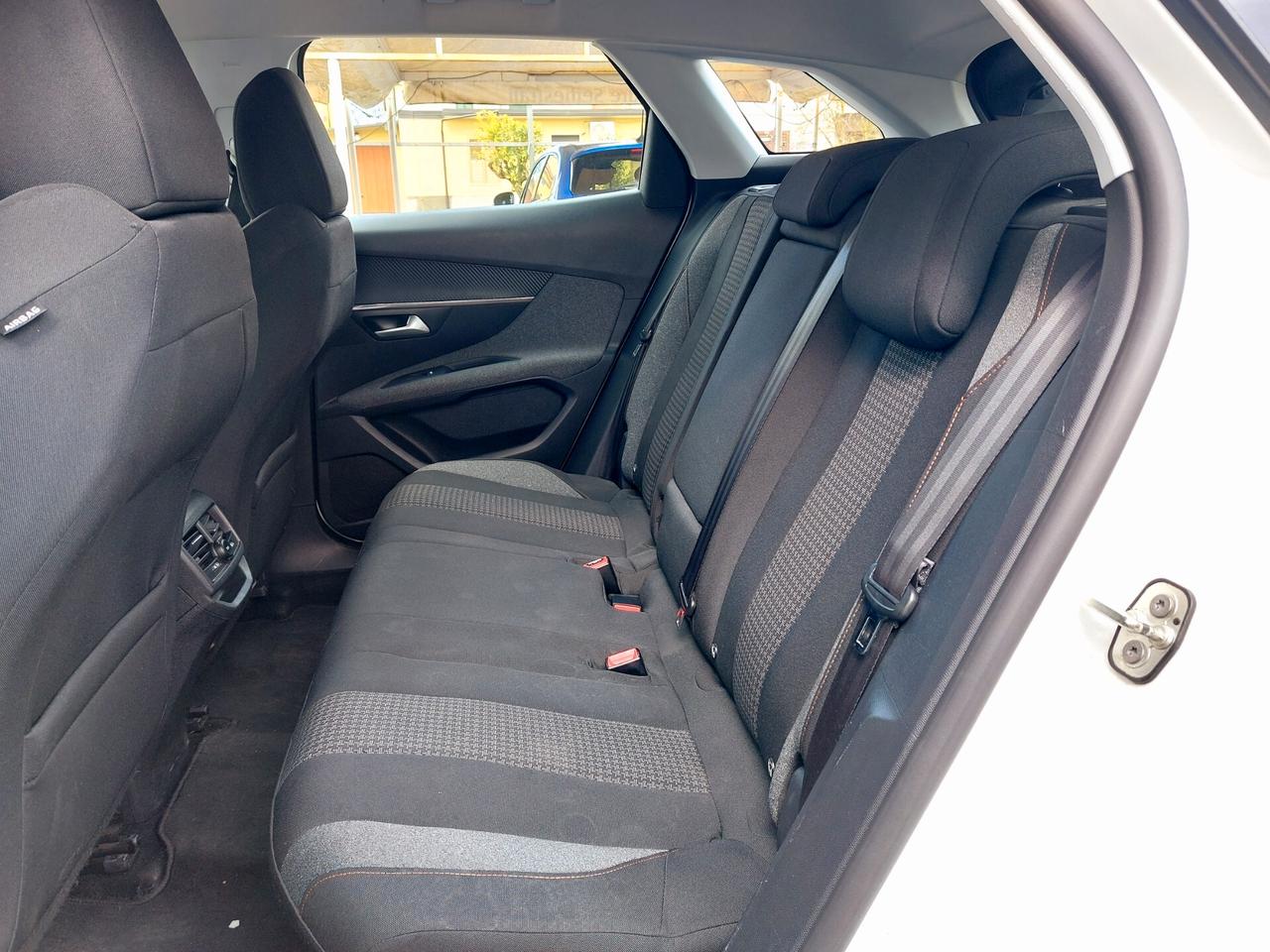 Peugeot 3008 1.5 130CV Business EAT8 Business-2020