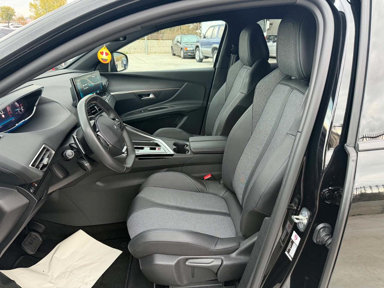Peugeot 3008 TOTAL BLACK 1.5 Hdi 130CV EAT8