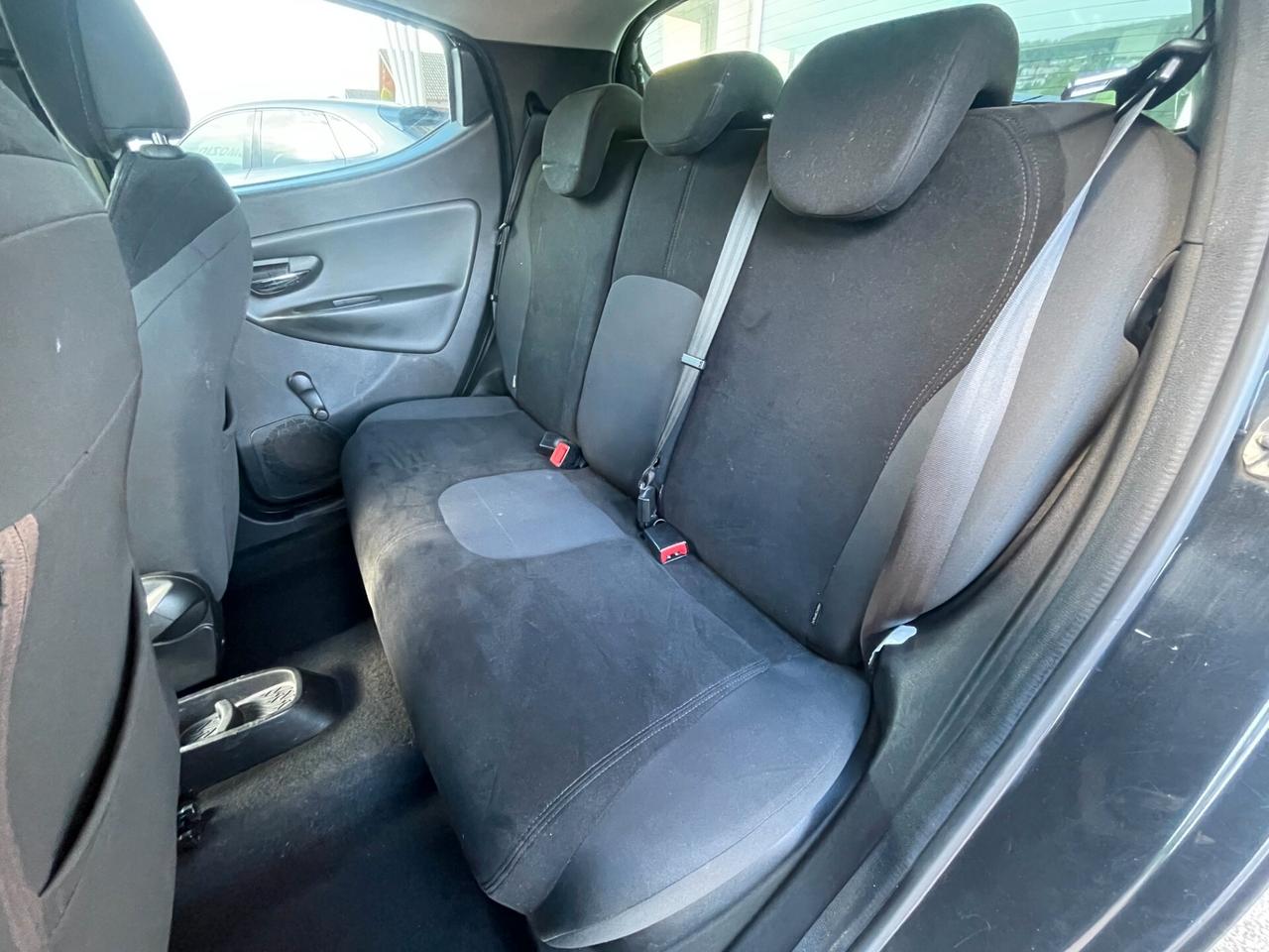 Lancia Ypsilon 1.2 69 CV 5 porte S&S Platinum