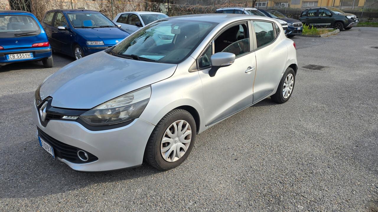 Renault Clio 1.2 75CV 5 porte Costume National