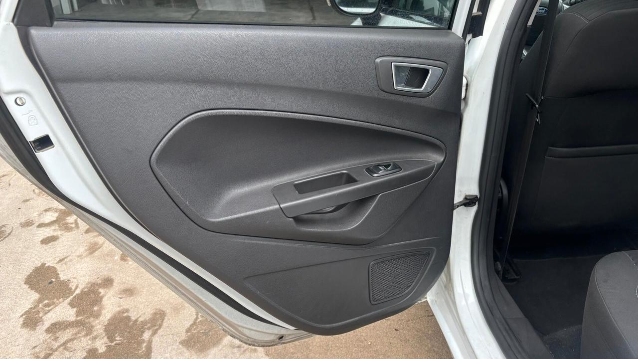 Ford Fiesta Ikon 1.4 5 porte Bz.- GPL