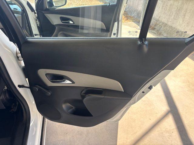 CHEVROLET Cruze 1.6 5 porte LT EURO 5 OK NEOPATENTATI