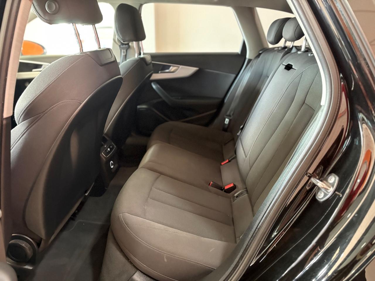 Audi A4 2.0 TDI 150 CV ultra Sport matrix navi permute finanziamenti