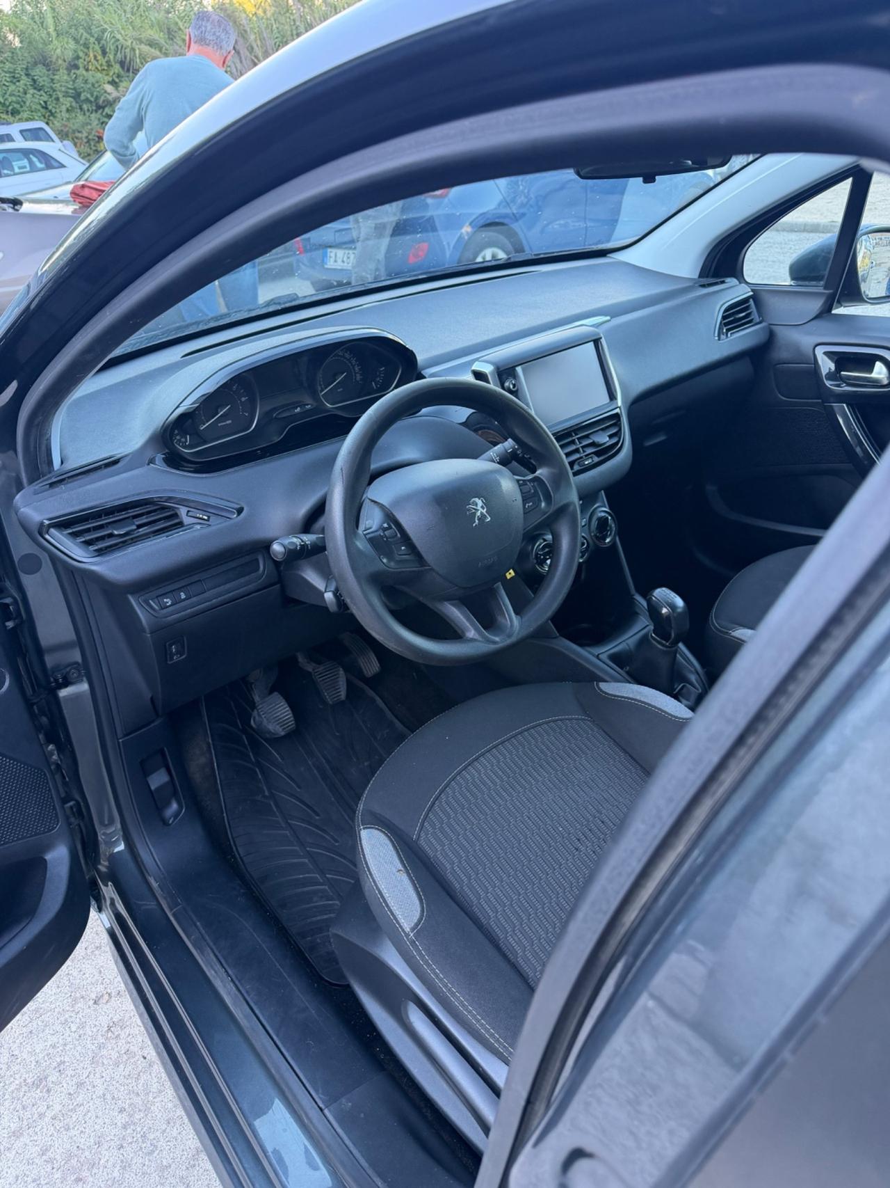Peugeot 208 PureTech 82 5 porte Allure