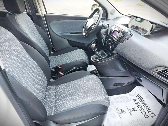 Lancia Ypsilon 0.9 t.air 85 cv Gold ecochic metano uni propiet.