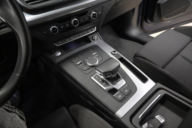 AUDI Q5 2.0 TDI quattro S tronic Business Sport