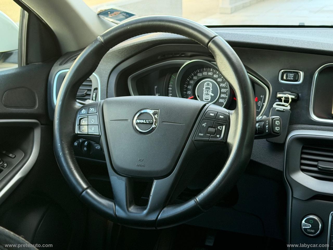 VOLVO V40 D2 Business