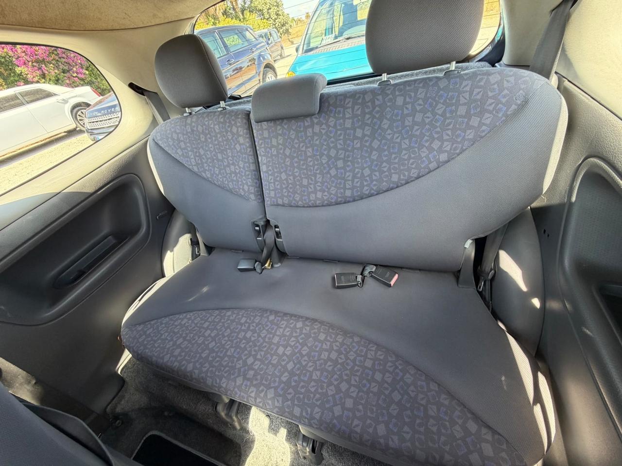 Toyota Yaris 1.3 Benzina-Gancio Traino-Neopatentati