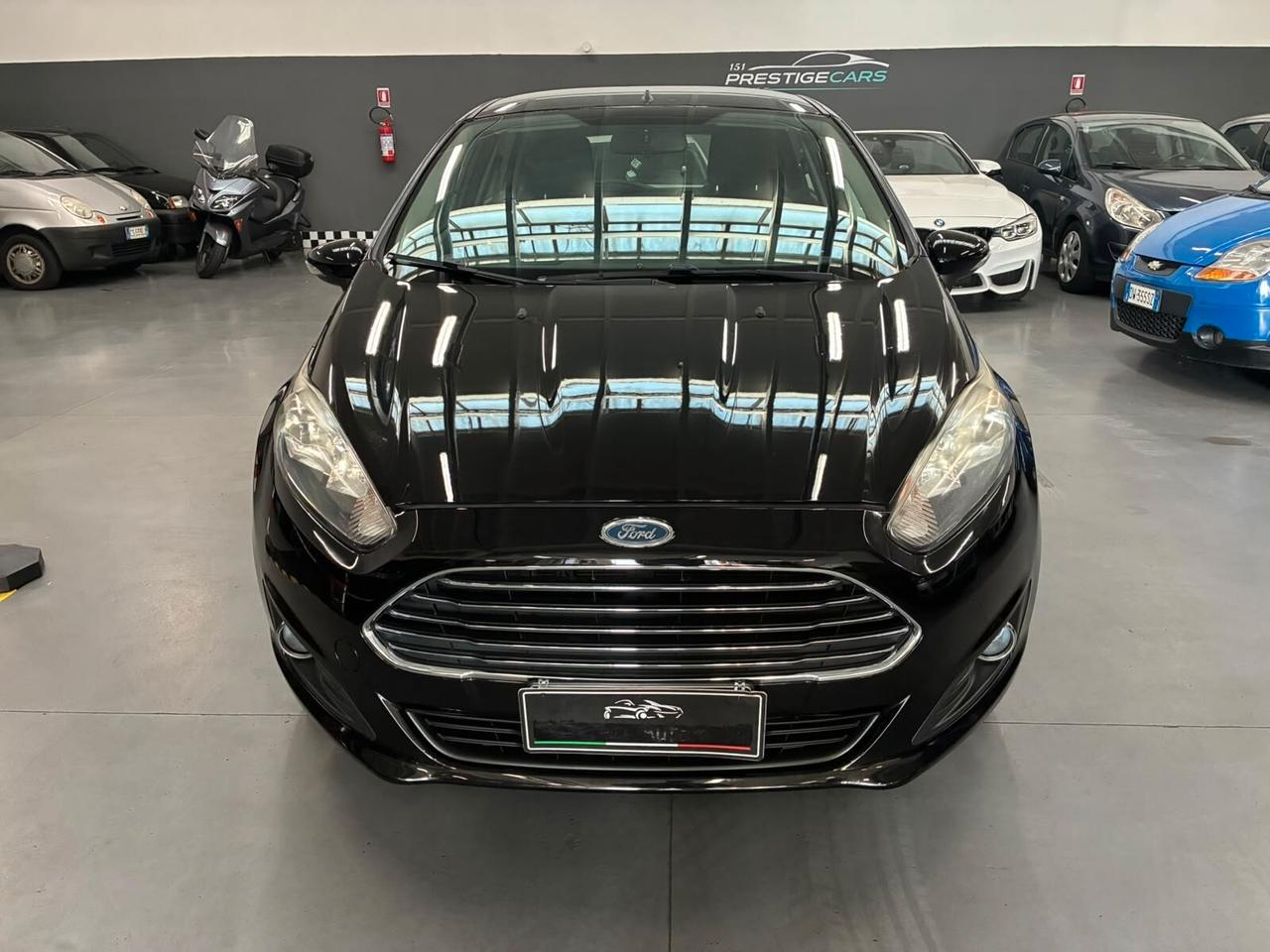 Ford Fiesta 1.2 60CV 5 porte Black & White Edition