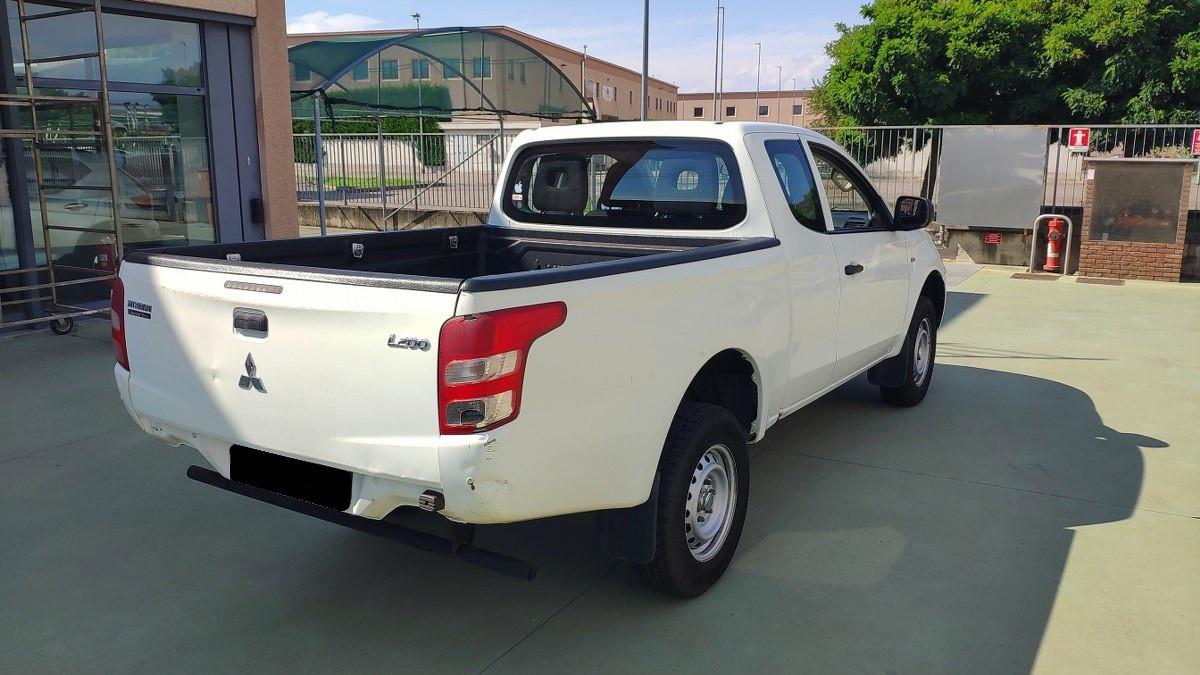 MITSUBISHI L200 2.4 Di-D/154Cv Club Cab Inform