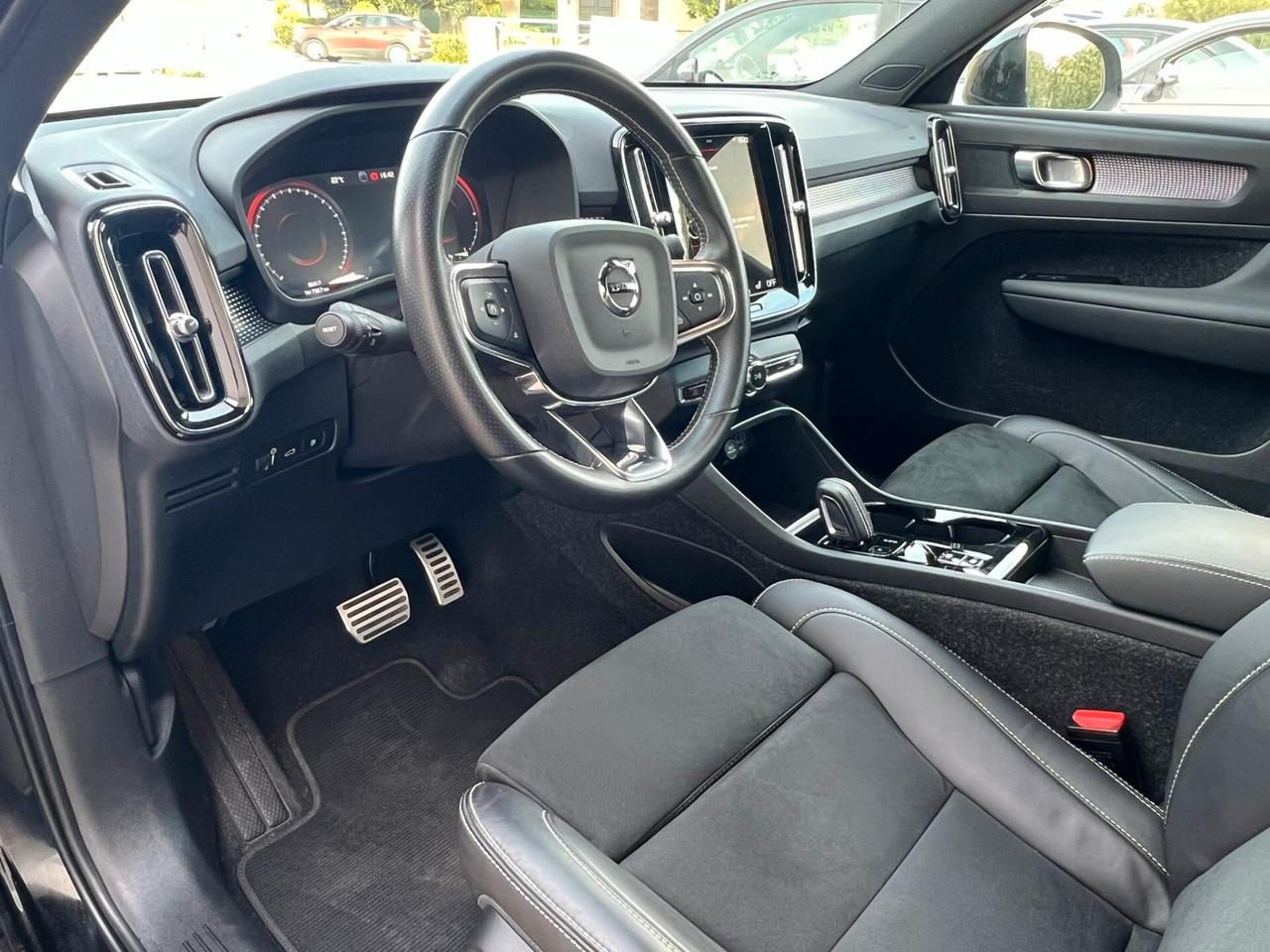 Volvo XC40 T5 Recharge Plug-in Hybrid R-design