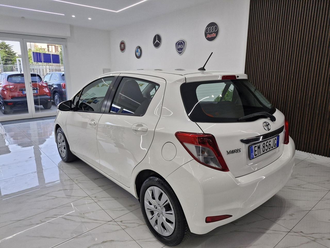 TOYOTA YARIS 1.0 BENZINA 69CV X NEOPATENTATI