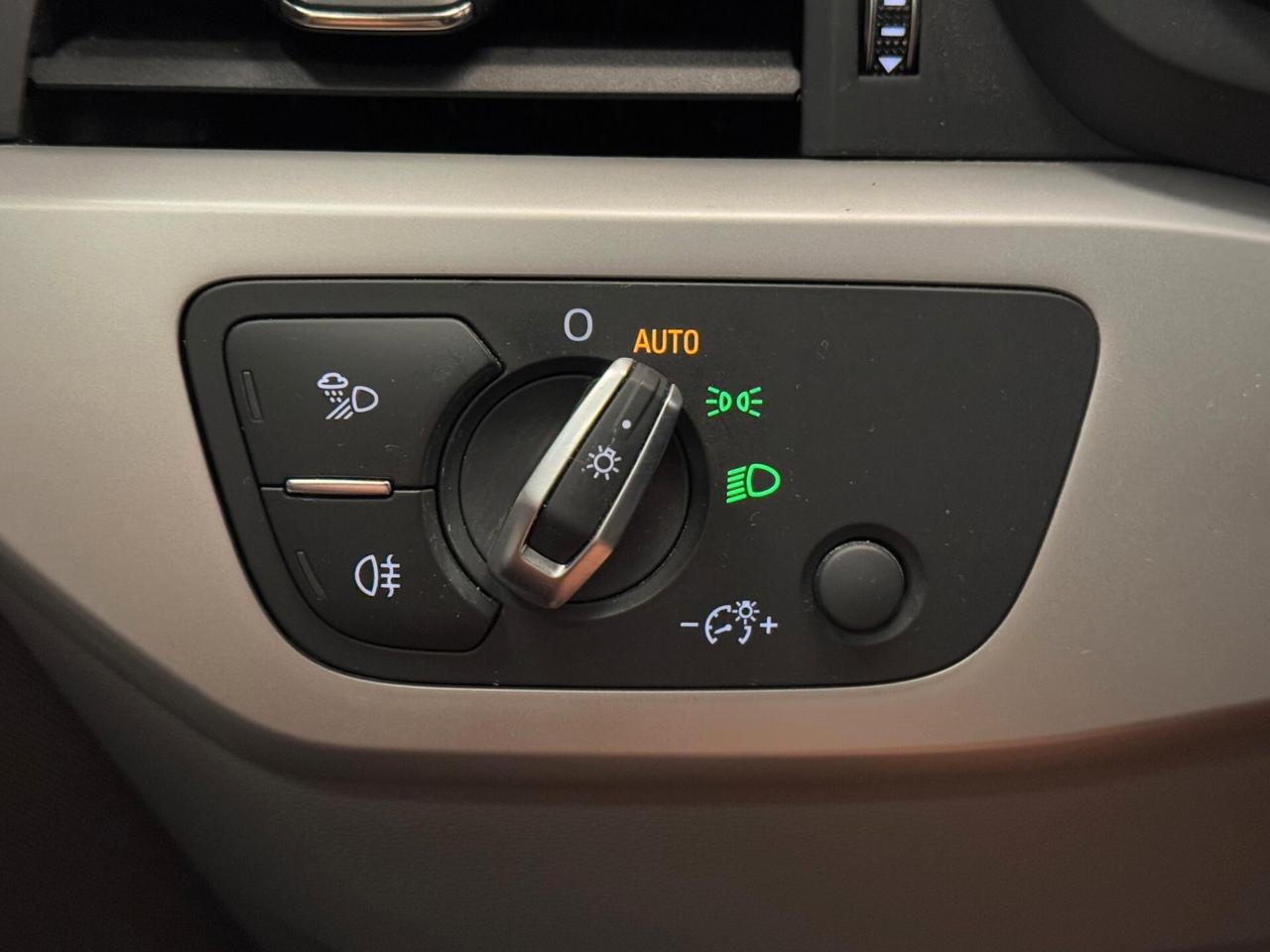 Audi A4 Avant 35 TFSI S tronic Business