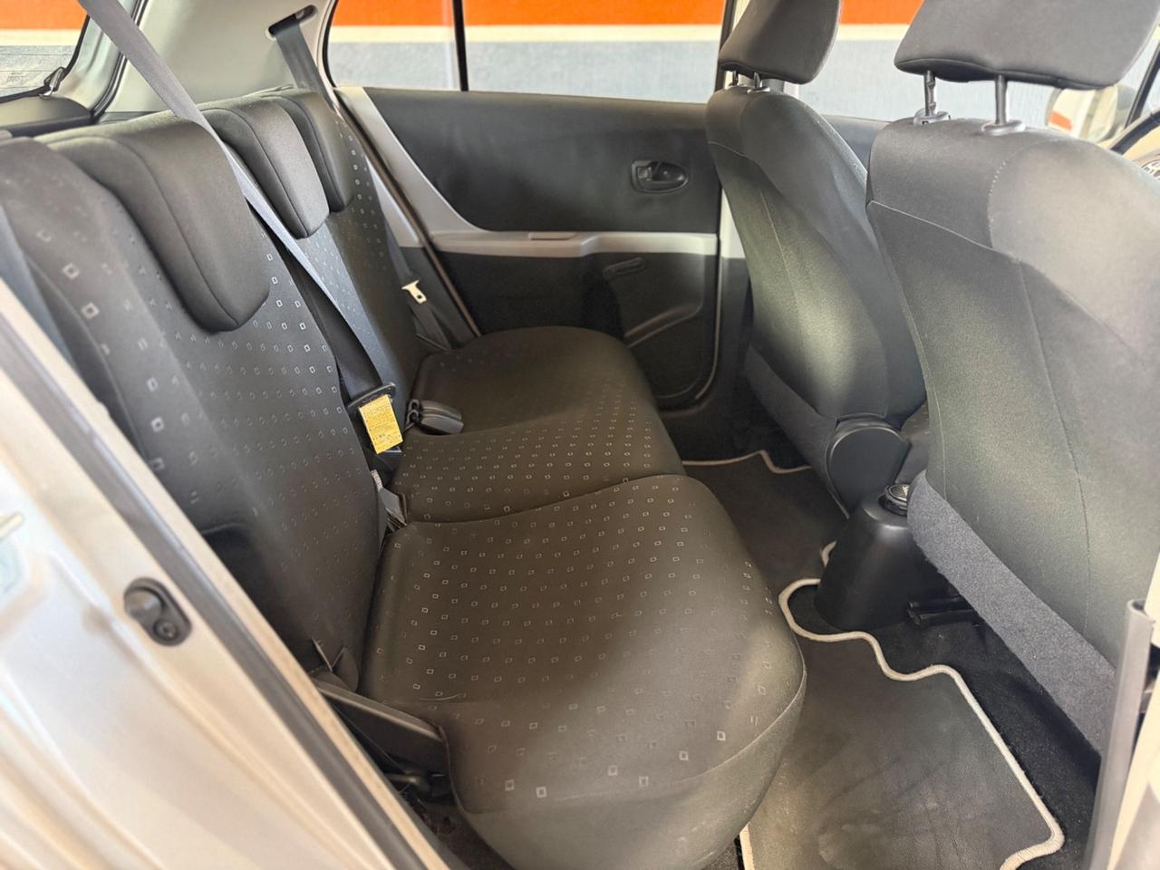 Toyota Yaris 1.0 5 porte Now NEOPATENTATI
