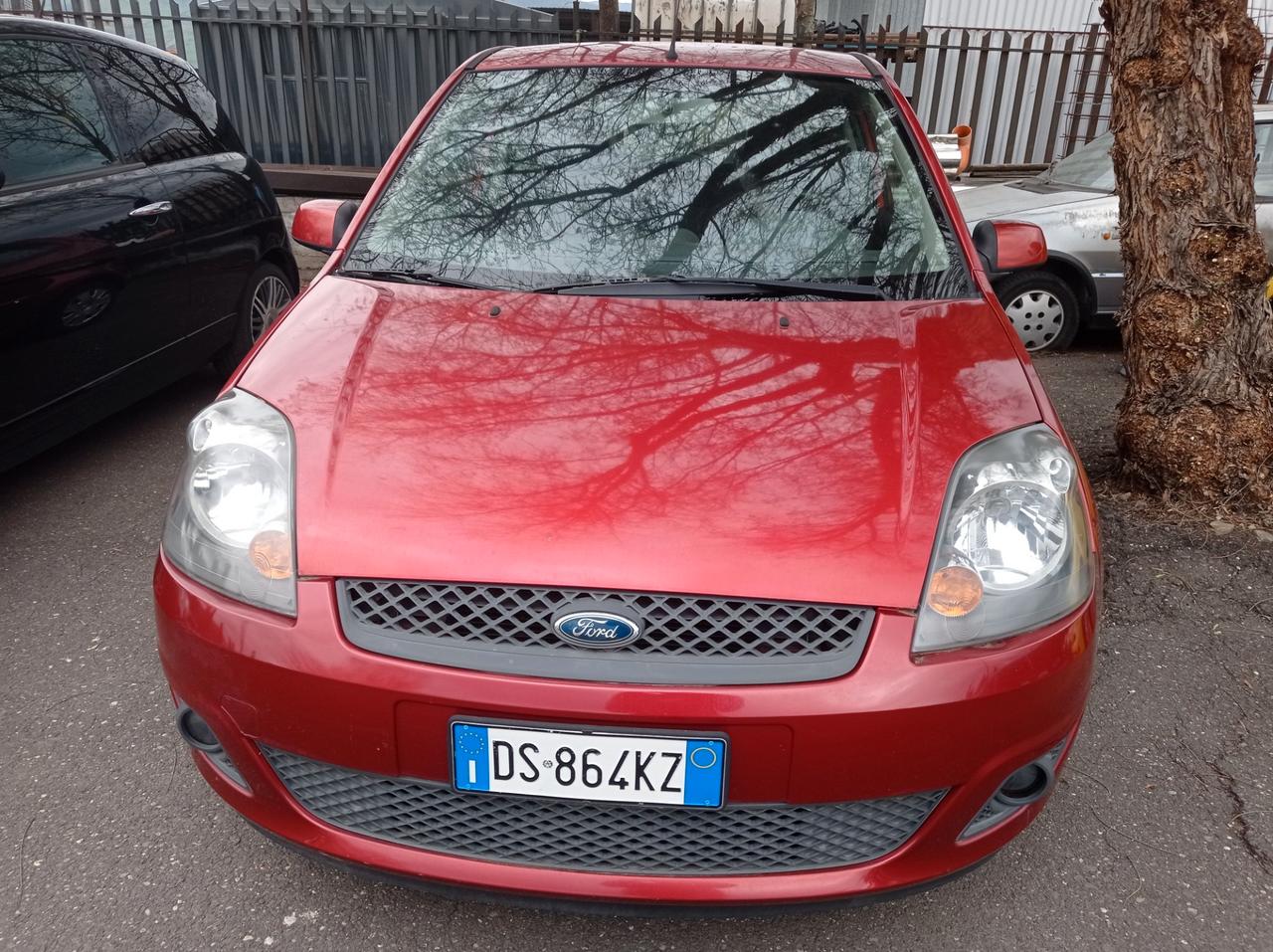 Ford Fiesta 1.4 TDCi 68CV 3 porte Titanium