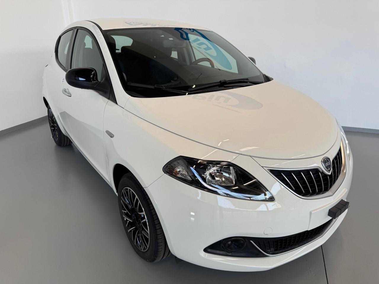 Lancia Ypsilon 1.0 FireFly 5 porte S&S Hybrid Gold Plus 5 posti