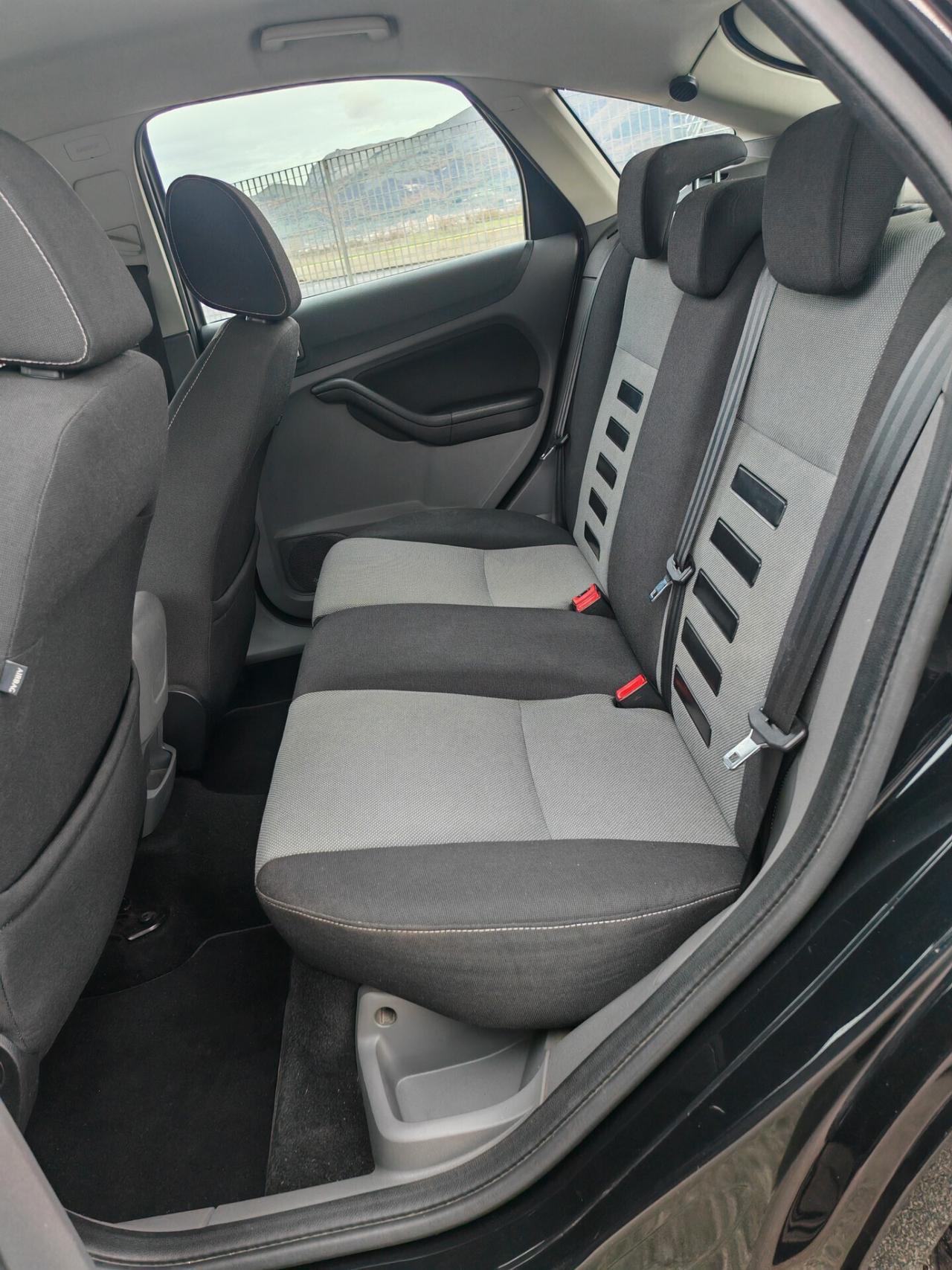 Ford Focus 1.6 TDCi (110CV) 5p. Tit. DPF