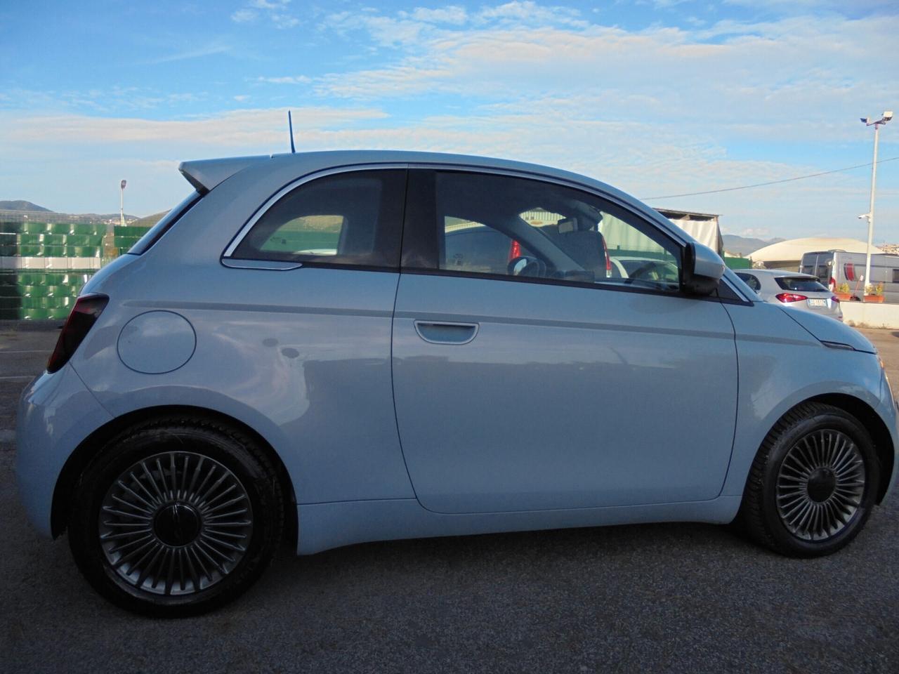 Fiat 500 500e Berlina 42 kWh Icon