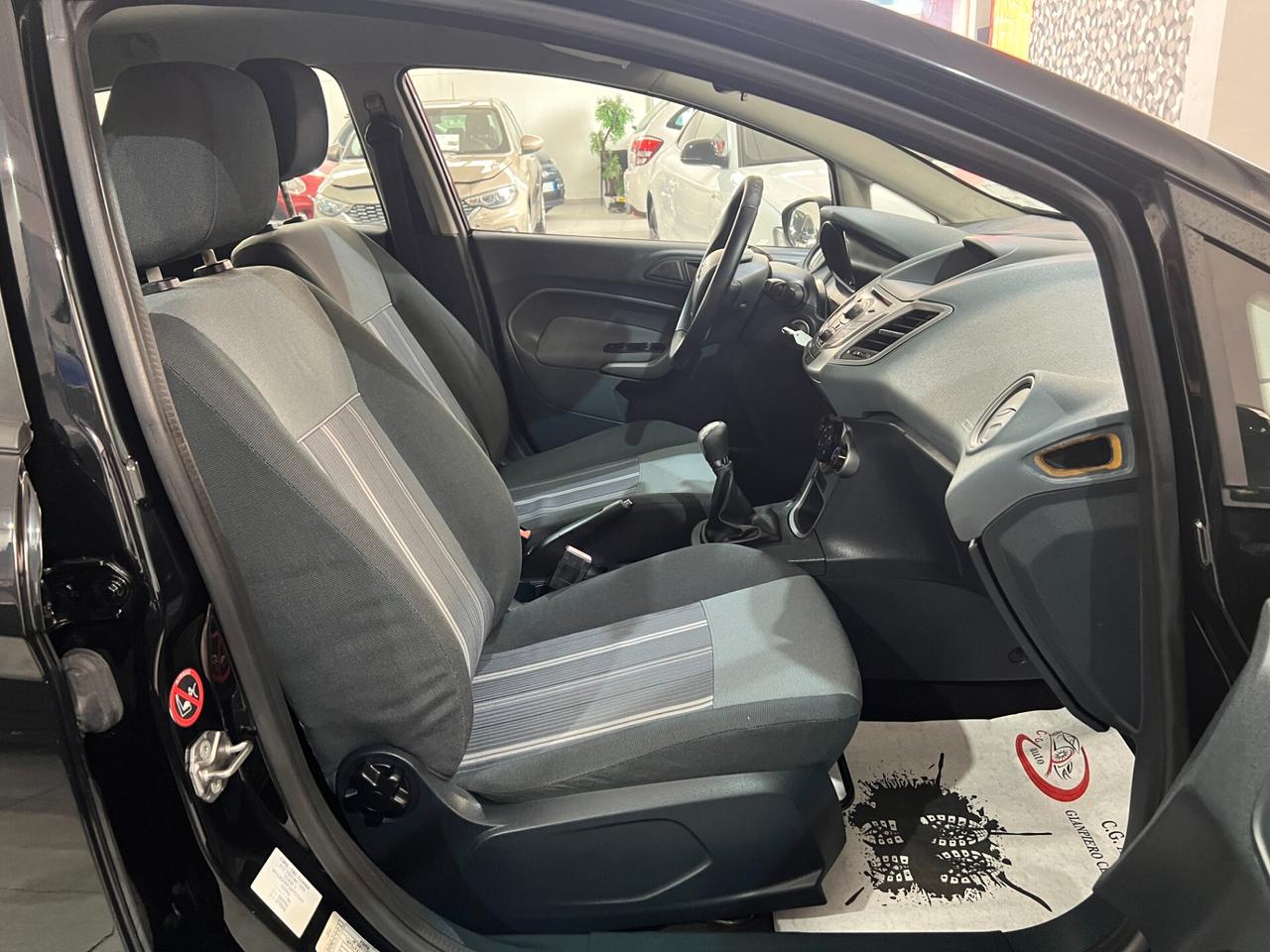 Ford Fiesta 1.4 97 CV - GPL Titanium - 2010