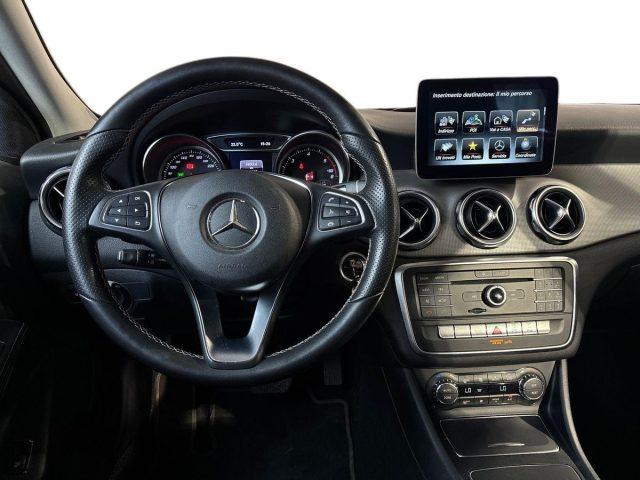 MERCEDES-BENZ GLA 200 d Automatic Sport