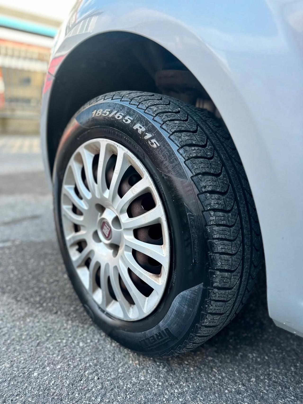 Fiat Punto Evo 1.4 5 porte Active natural power NAOPATENTATI