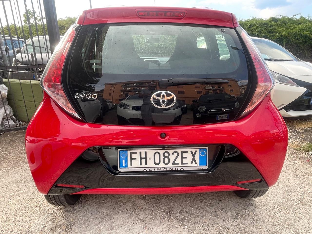 Toyota Aygo 1.0 VVT-i 69 CV 5 porte x-cite TSS