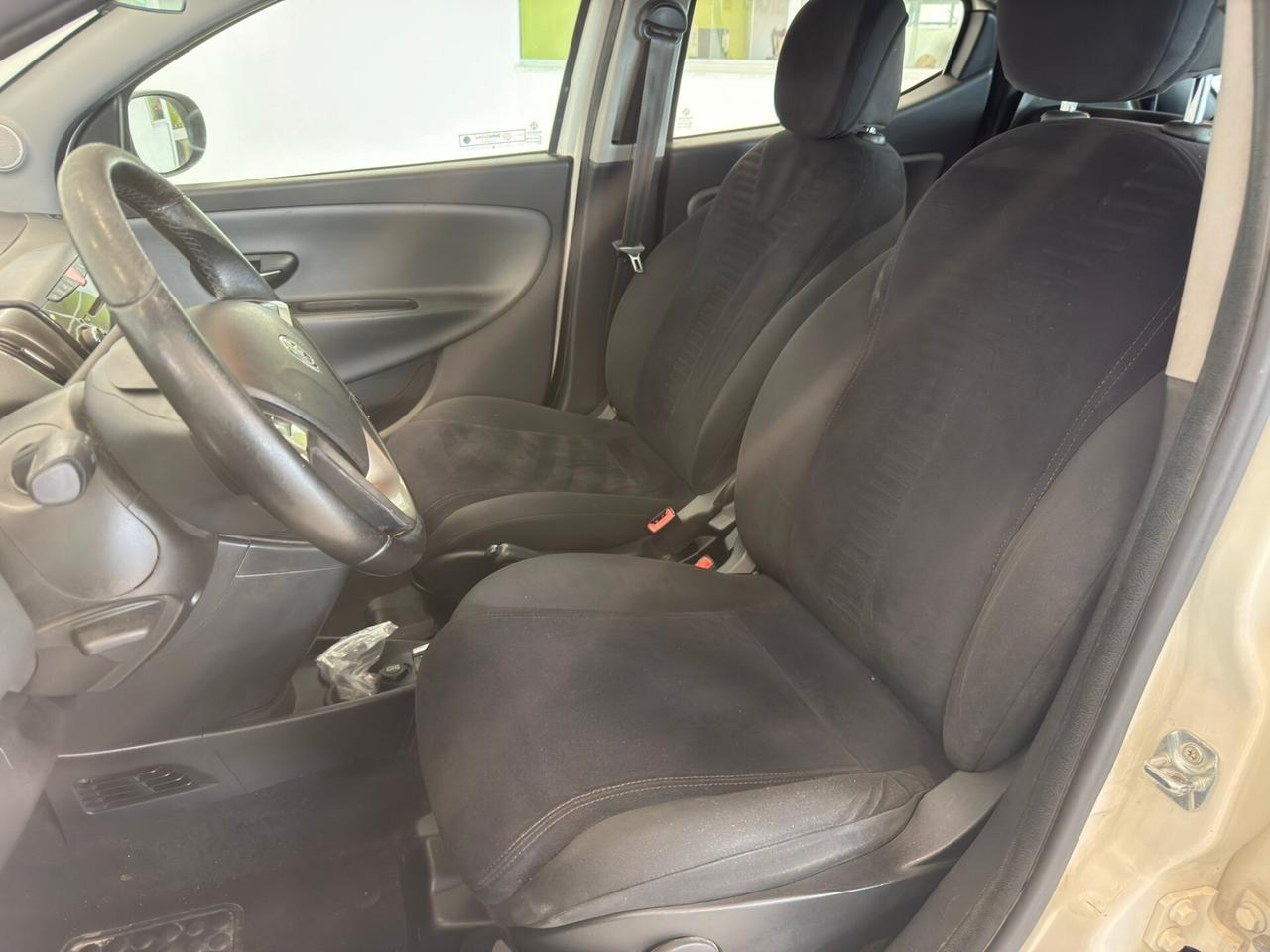 Lancia Ypsilon 0.9 TwinAir 85 CV 5 porte Metano Ecochic Gold
