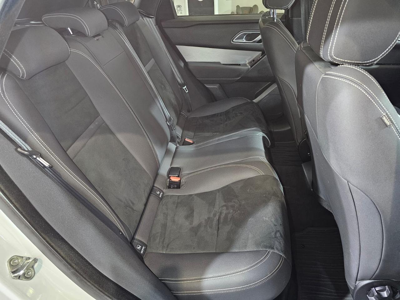 Range Rover Velar 2.0D 180 CV R-Dynamic