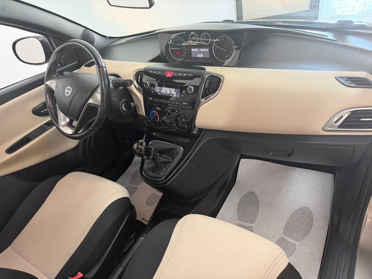 Lancia Ypsilon 1.2 69 CV 5p. Gold TETTO PANO/BI-COLOR/CLIMA