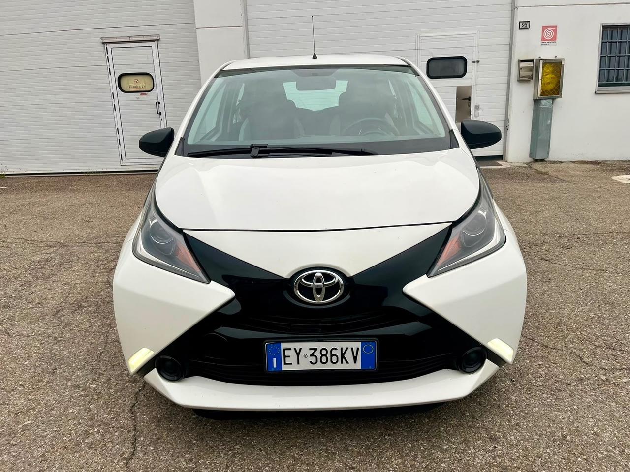 Toyota Aygo 1.0benz 2015 163.000km neopatentati