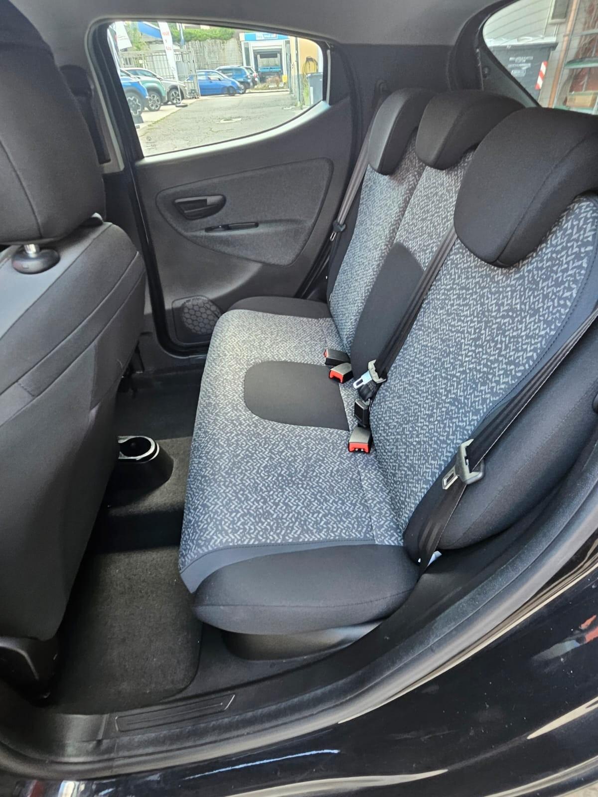 Lancia Ypsilon 1.0 FireFly 5 porte S&S Hybrid Silver Plus