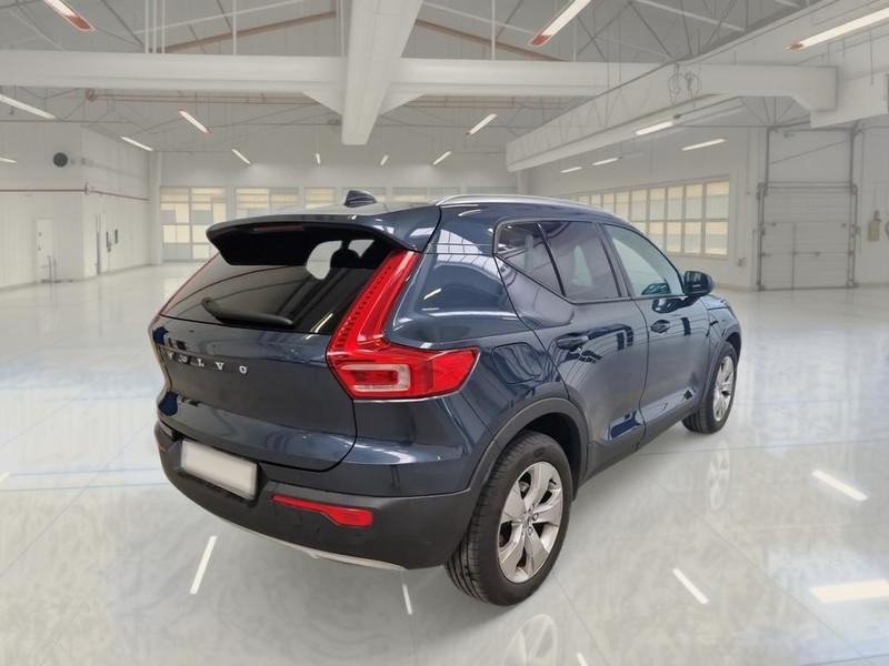 VOLVO XC40 B4 AWD automatico Momentum