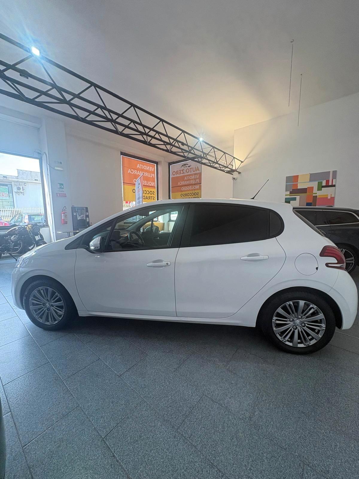 Peugeot 208 PureTech 82 5p. GPL Active