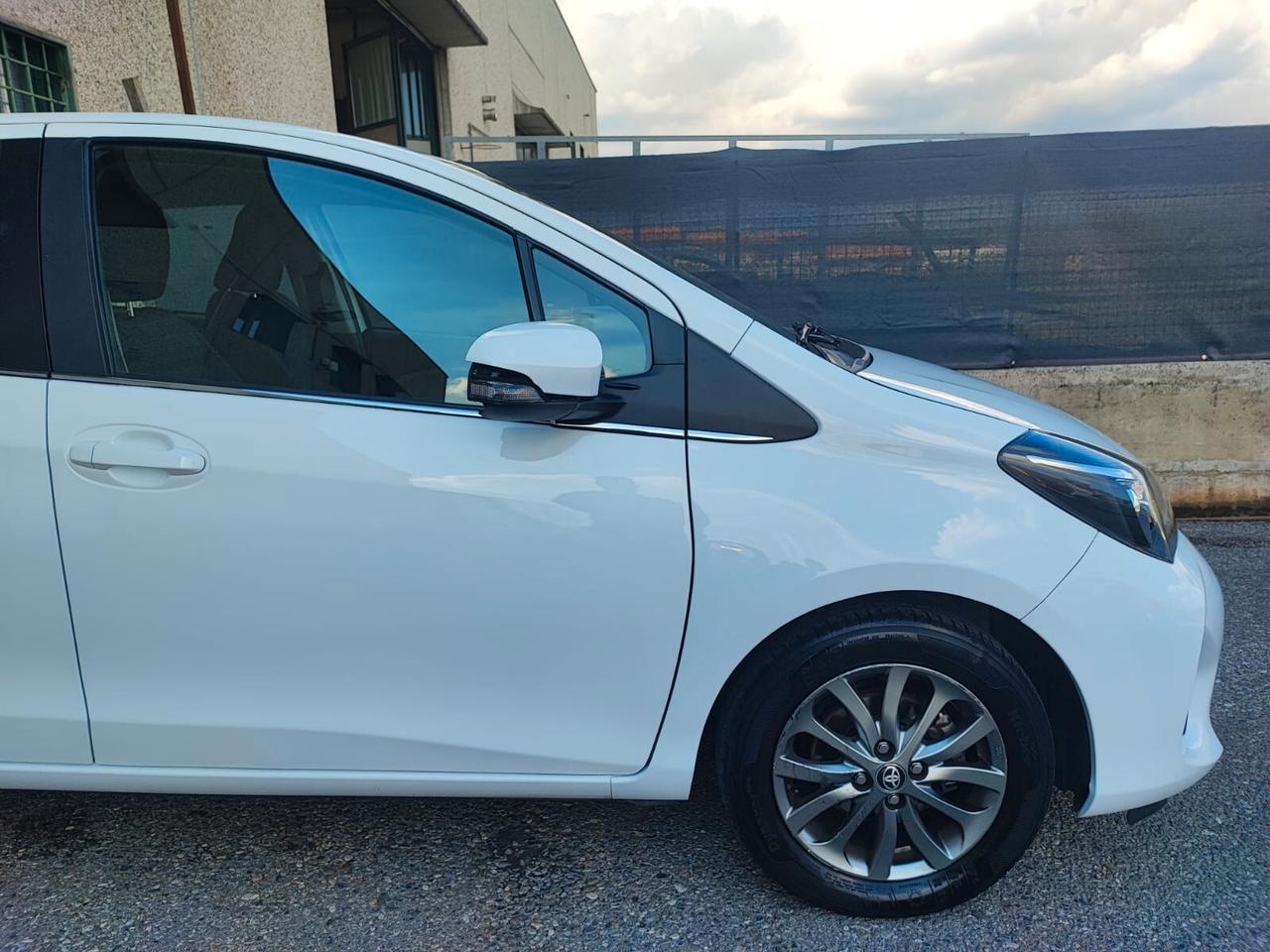 Toyota Yaris 1.0 BENZINA NEOPATENTATI 2016 5 PORTE
