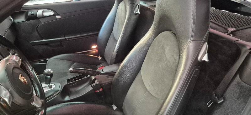 Porsche Cayman 2.7