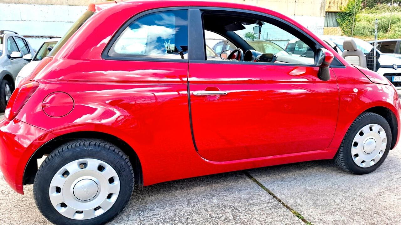 FIAT 500 1.0 Hybrid Red 15000km