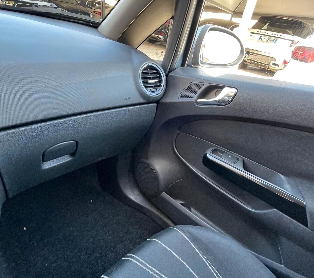 Opel Corsa 1.2 5 porte 86Cv