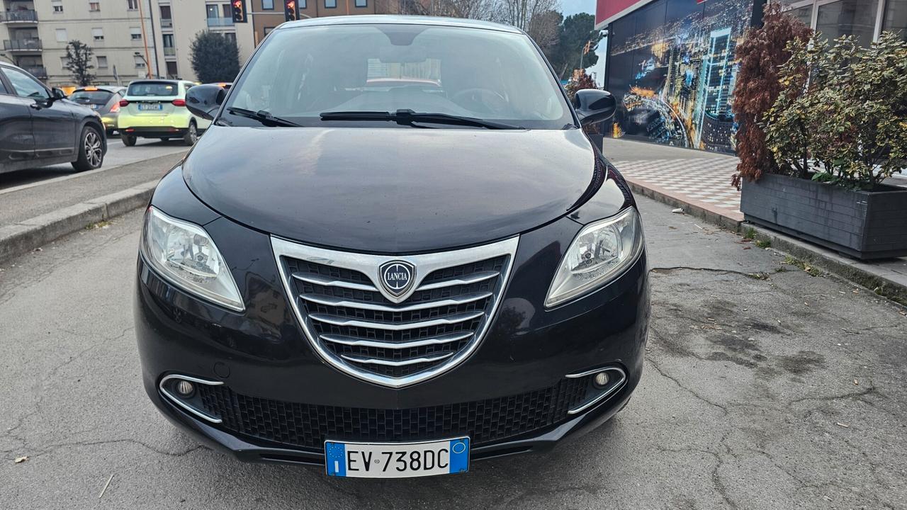 Lancia Ypsilon 0.9 TwinAir 85 CV 5 porte Metano Ecochic Gold