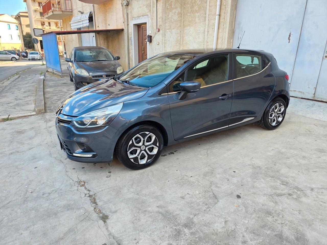 Renault Clio dCi 8V 75 CV 5 porte Duel