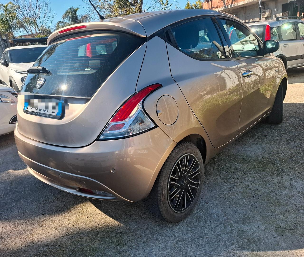 Lancia Ypsilon 1.2 69 CV 5 porte S&S Gold
