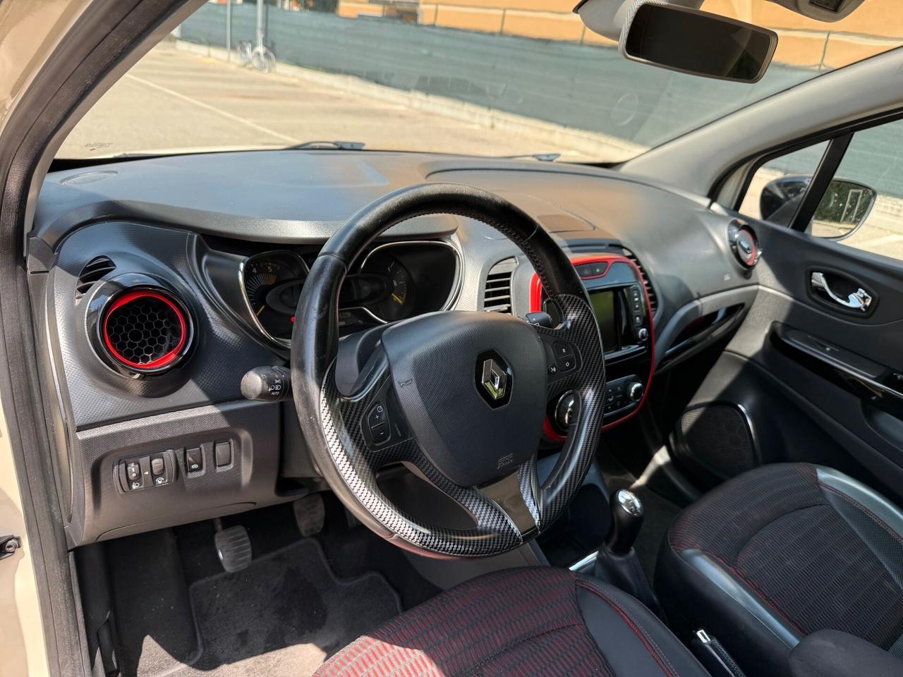 Renault Captur 1.5 dci - NEOPATENTATI - NAV. - 12 MESI DI GAR. -