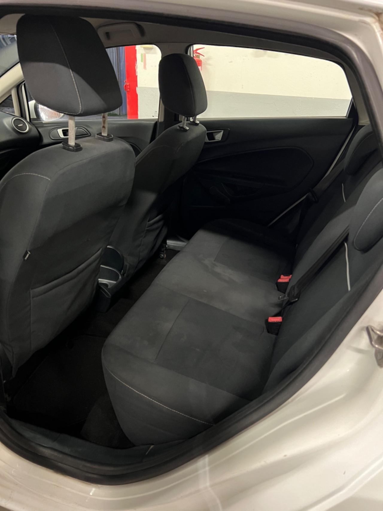 Ford Fiesta 1.4 TDCi 70CV 5 porte Titanium