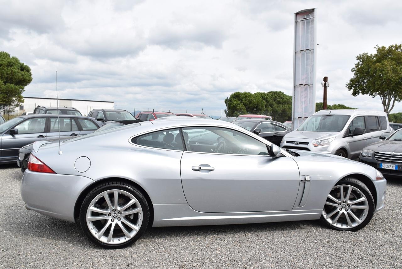 Jaguar XK 4.2 V8 Coupé AUTOM. - CERTIFICATA TAGLIANDATA NAVI CRUISE SENSORI PELLE