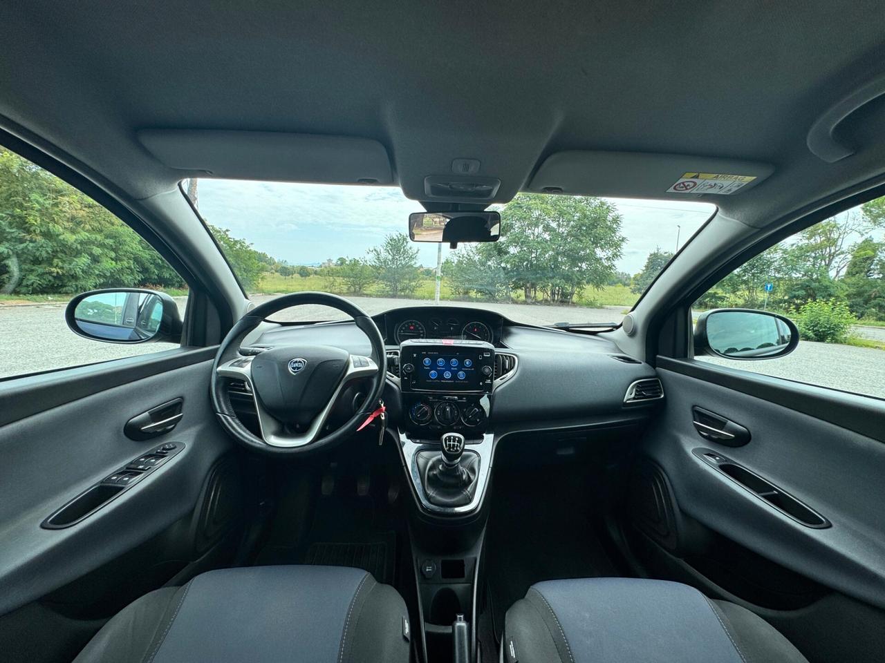 Lancia Ypsilon 1.0 FireFly 5 porte S&S Hybrid Ecochic Gold -TUA SENZA VINCOLI-