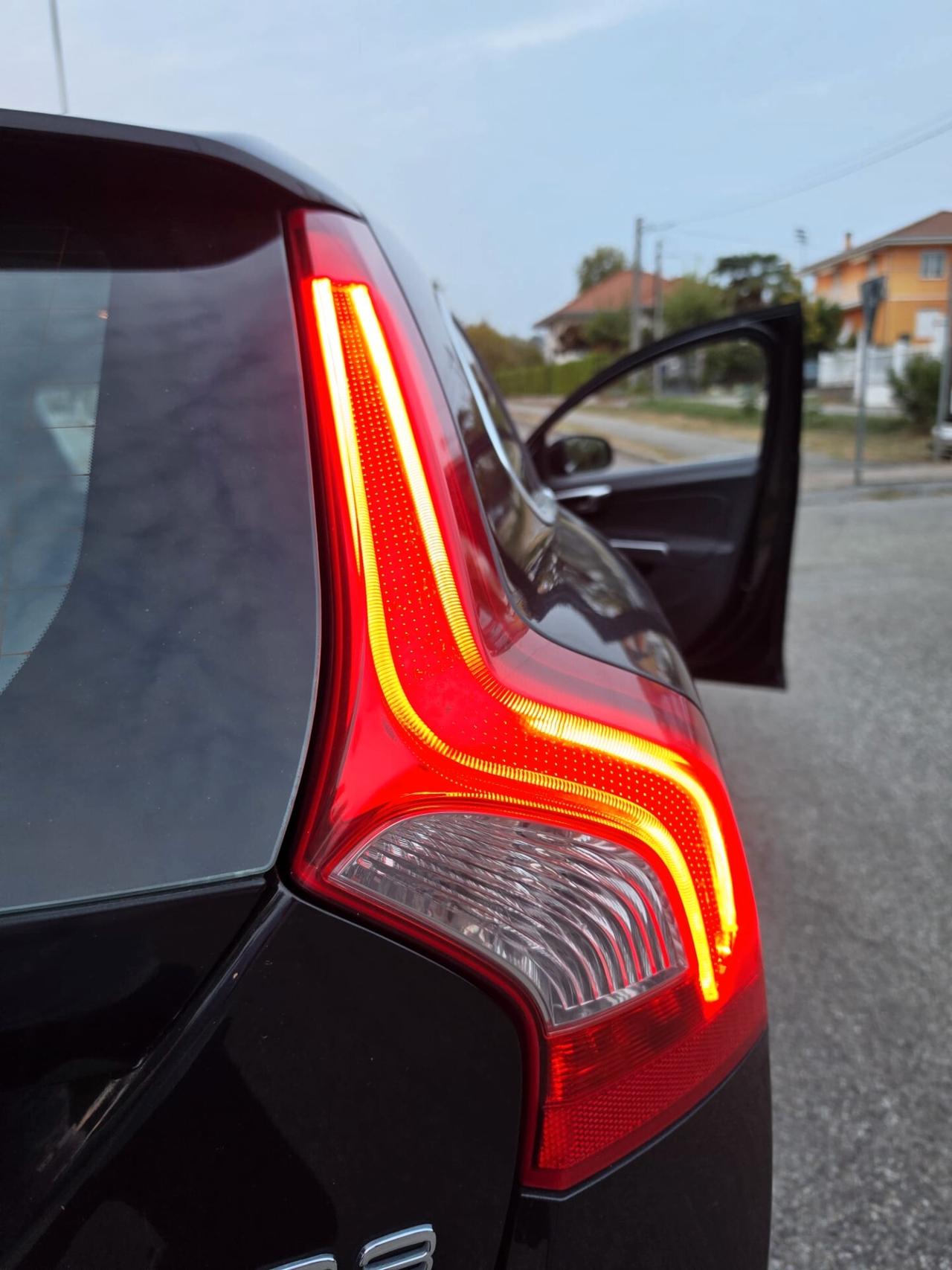Volvo V60 D3 Geartronic Summum